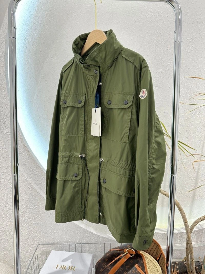 Moncler Outwear Chic 143480
