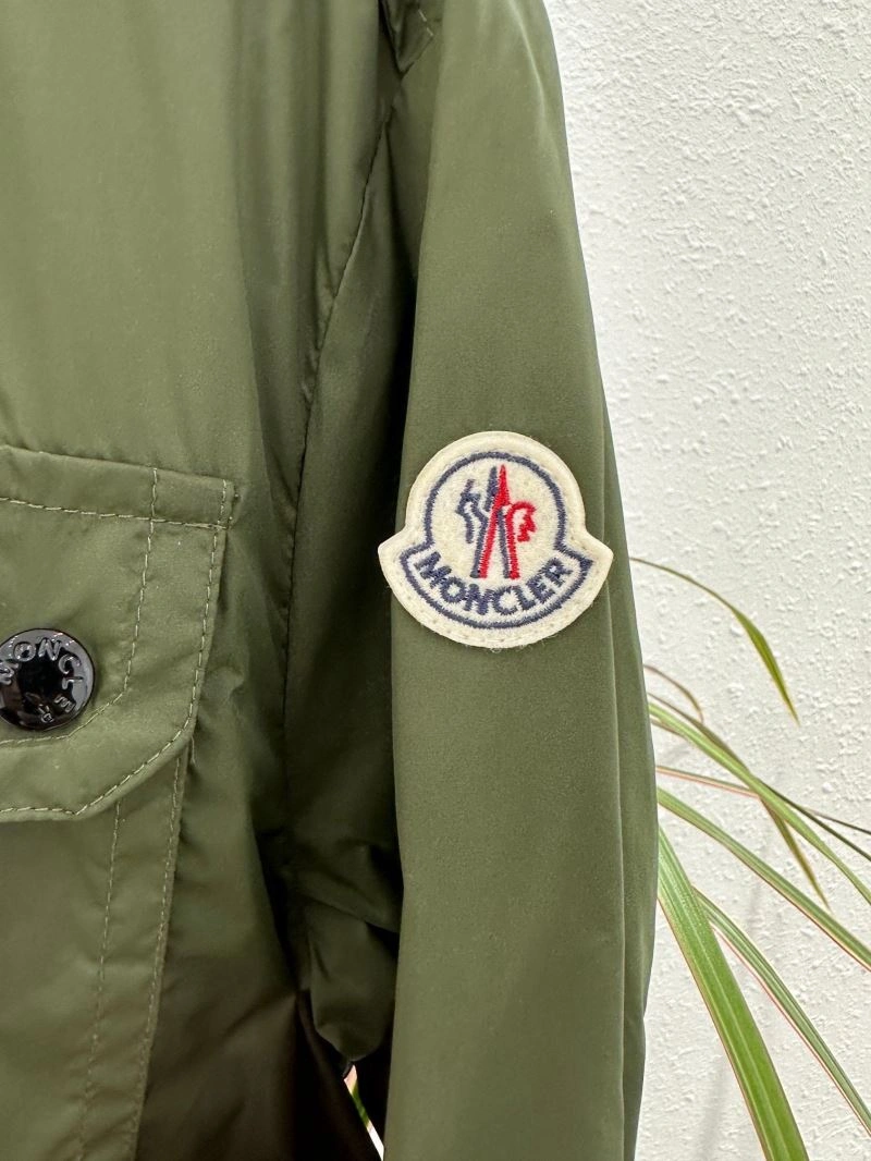 Moncler Outwear Chic 143480