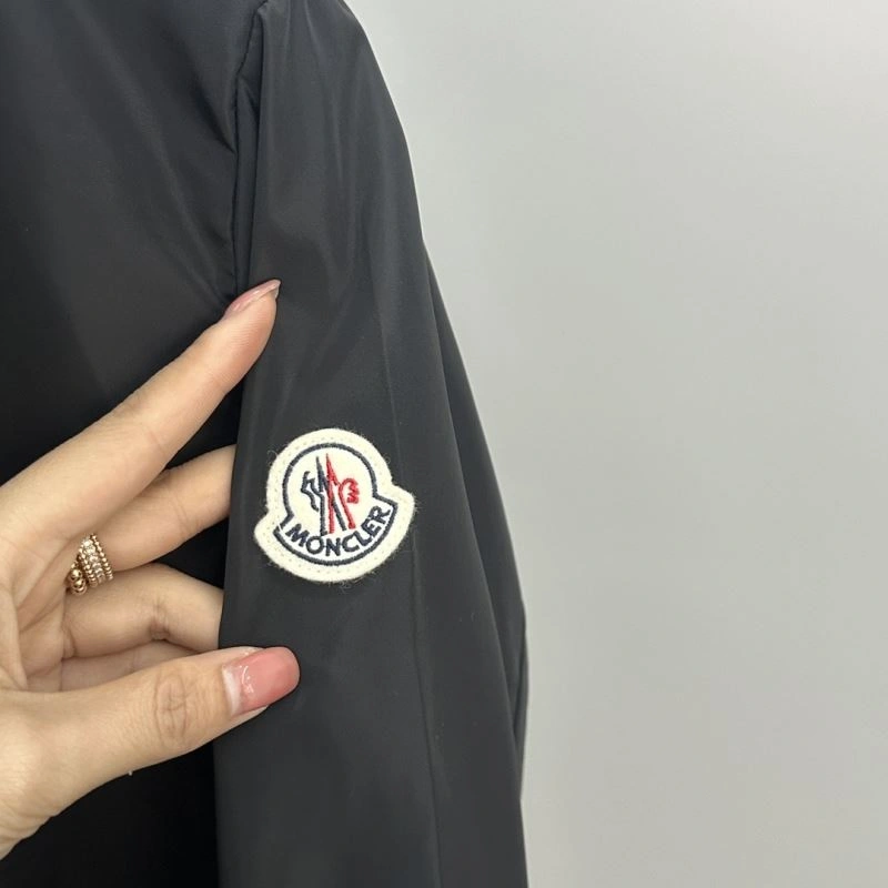 Moncler Outwear Sporty 143481