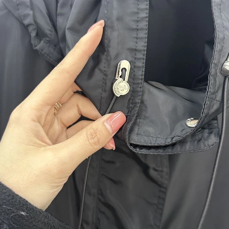 Moncler Outwear Sporty 143481