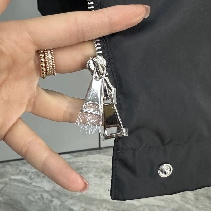 Moncler Outwear Sporty 143481
