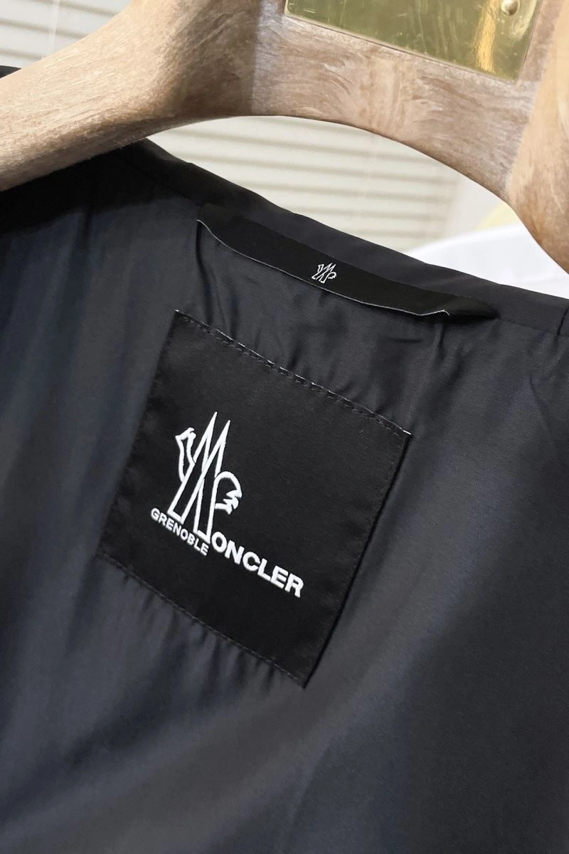 Moncler Outwear Durable 143474