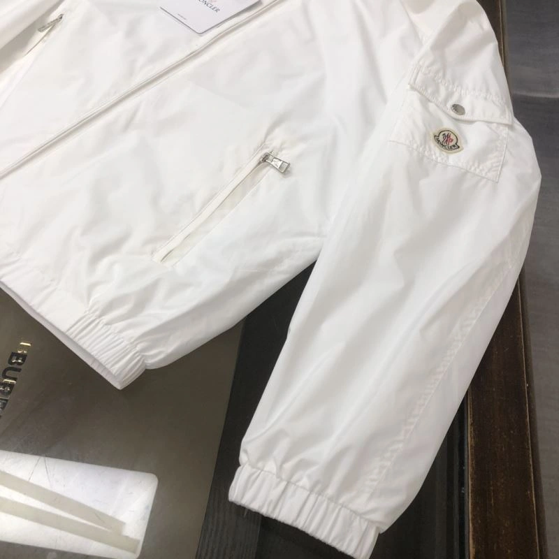 Unique Moncler Outwear 143473