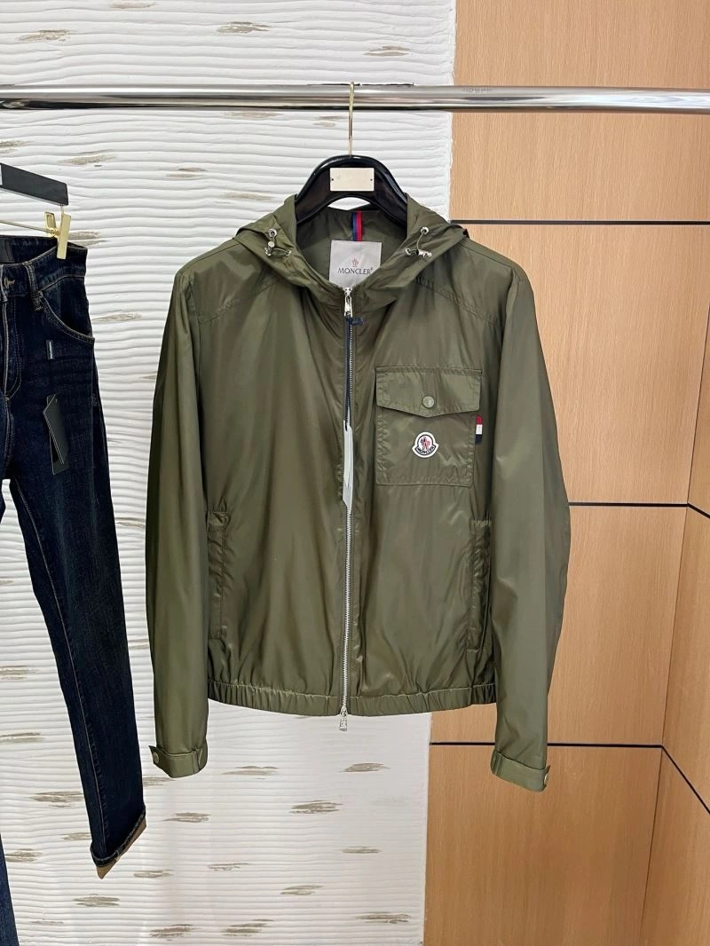 Supportive Moncler Outwear 143458