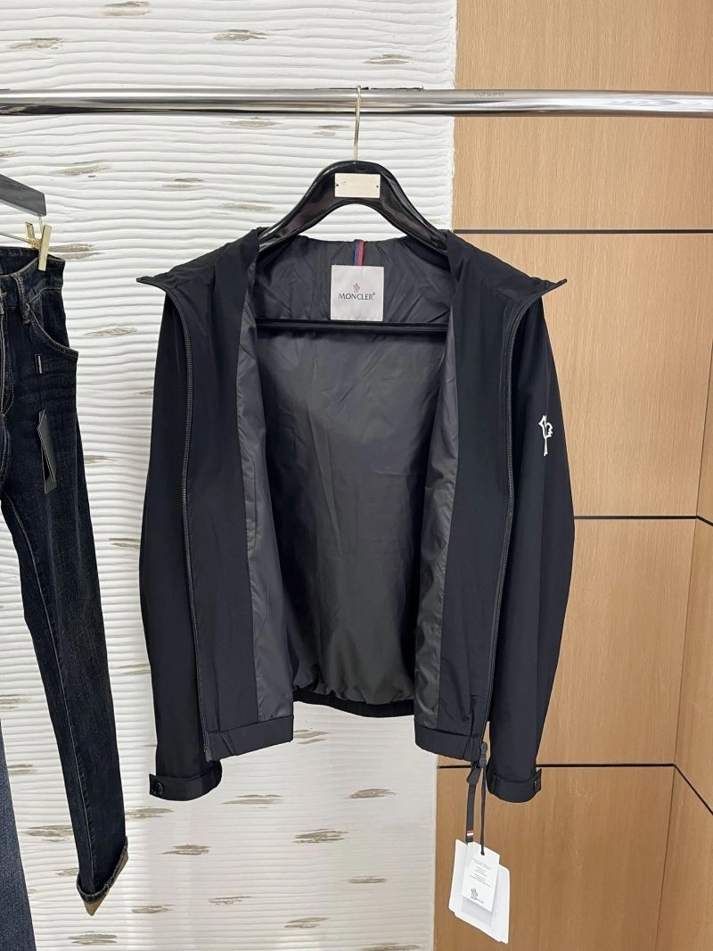 Moncler Outwear SoftTouch 143453
