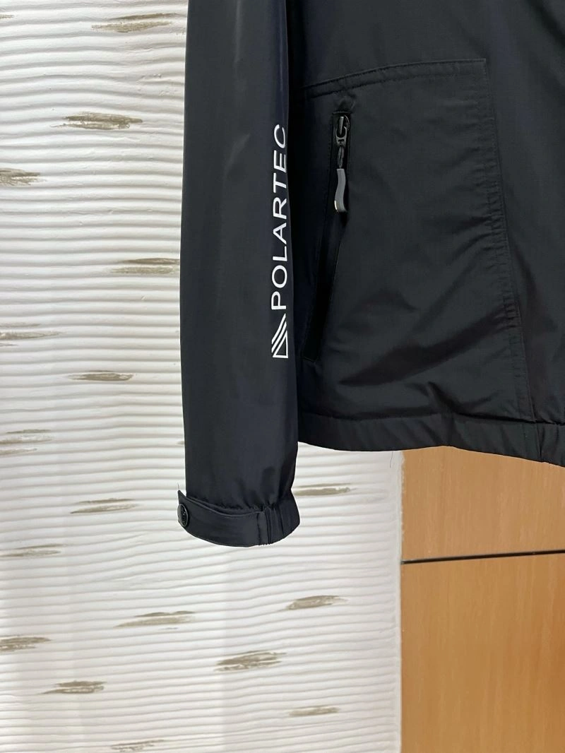 Moncler Outwear SoftTouch 143453