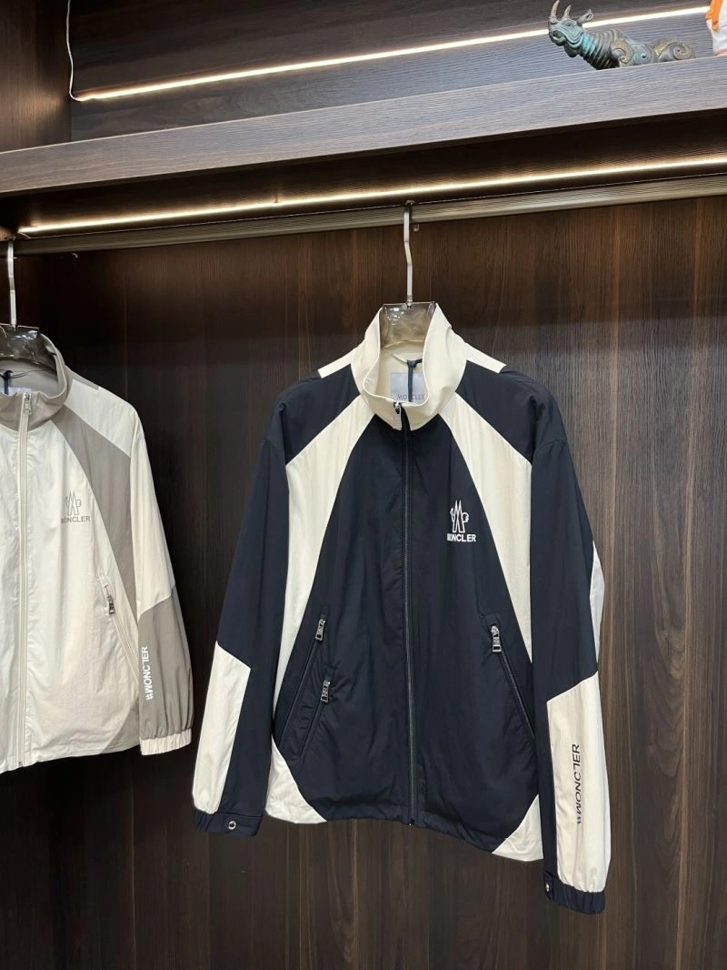 Moncler Outwear SportInspired 143462