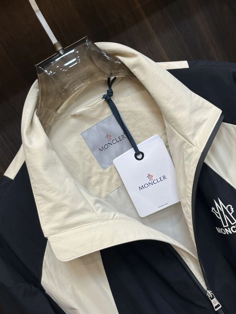Moncler Outwear SportInspired 143462