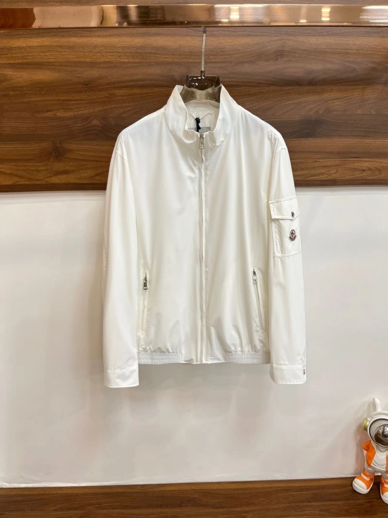 Practical Moncler Outwear 143469
