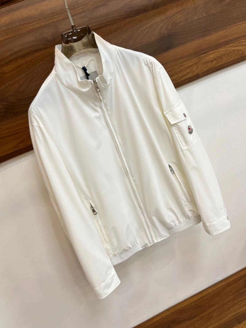 Practical Moncler Outwear 143469