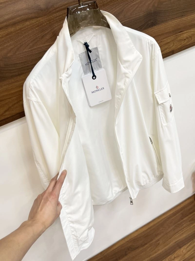 Practical Moncler Outwear 143469