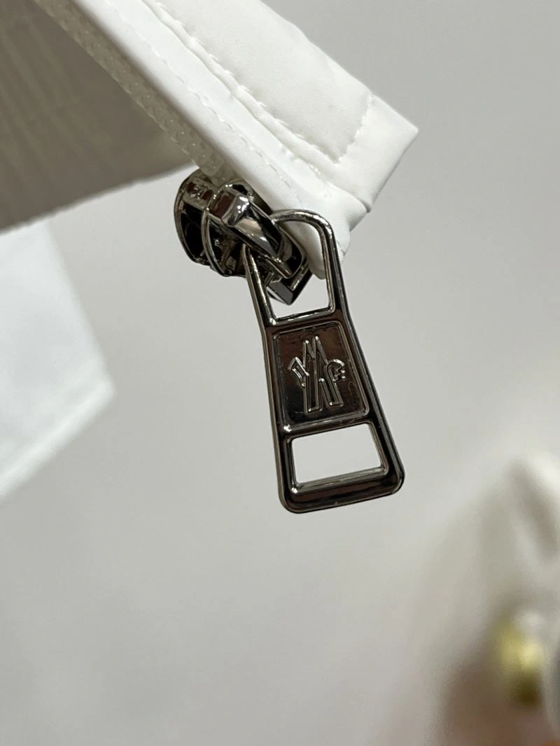 Practical Moncler Outwear 143469