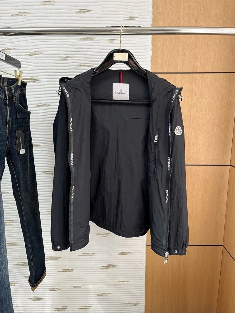 Upgraded Moncler Outwear 143472