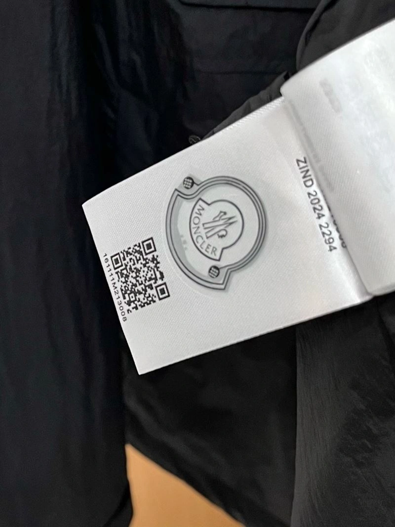 Upgraded Moncler Outwear 143472