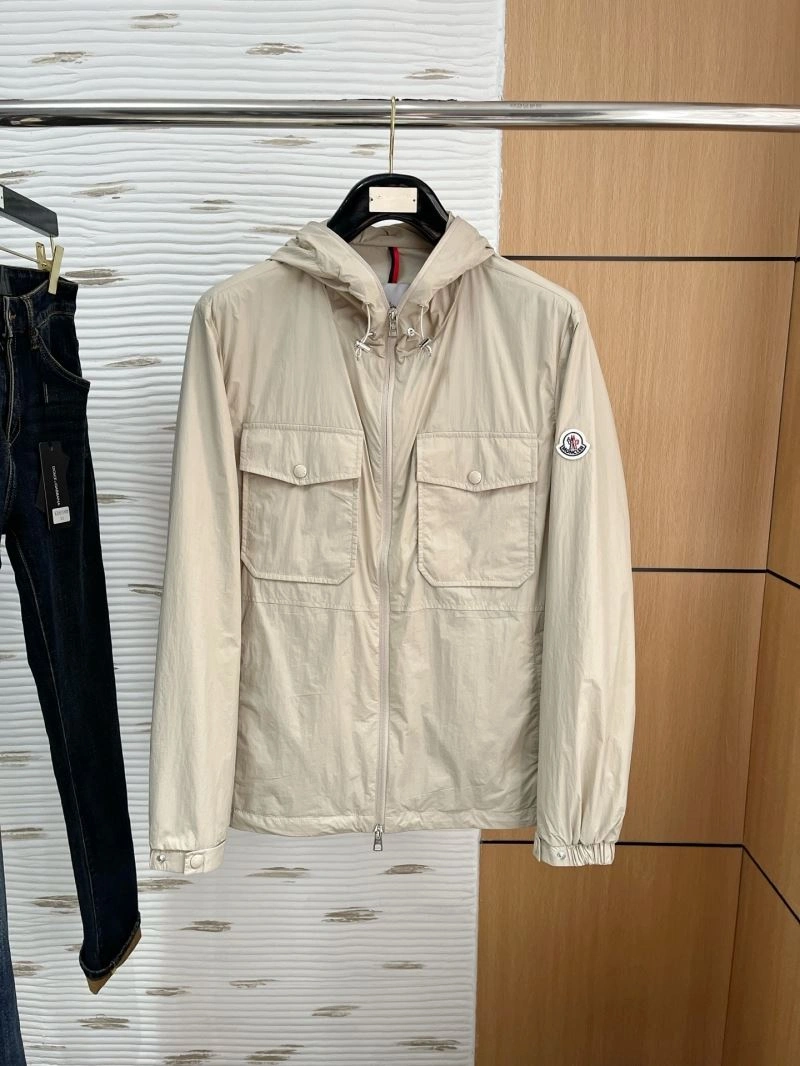 Moncler Outwear OnTrend 143455