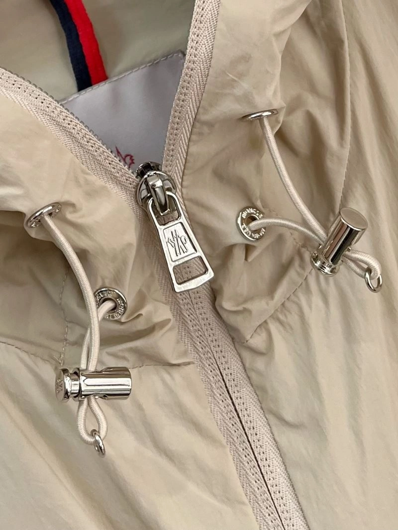 Moncler Outwear OnTrend 143455