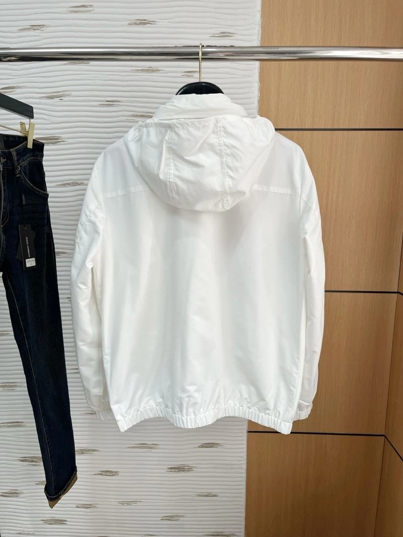 Resilient Moncler Outwear 143450