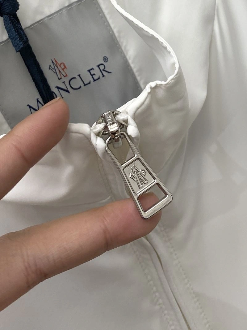 Moncler Outwear Classic 143448