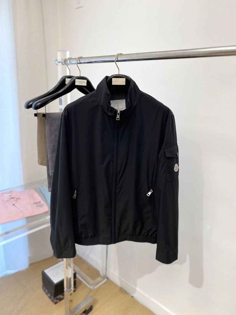 Moncler Outwear Trendsetting 143471