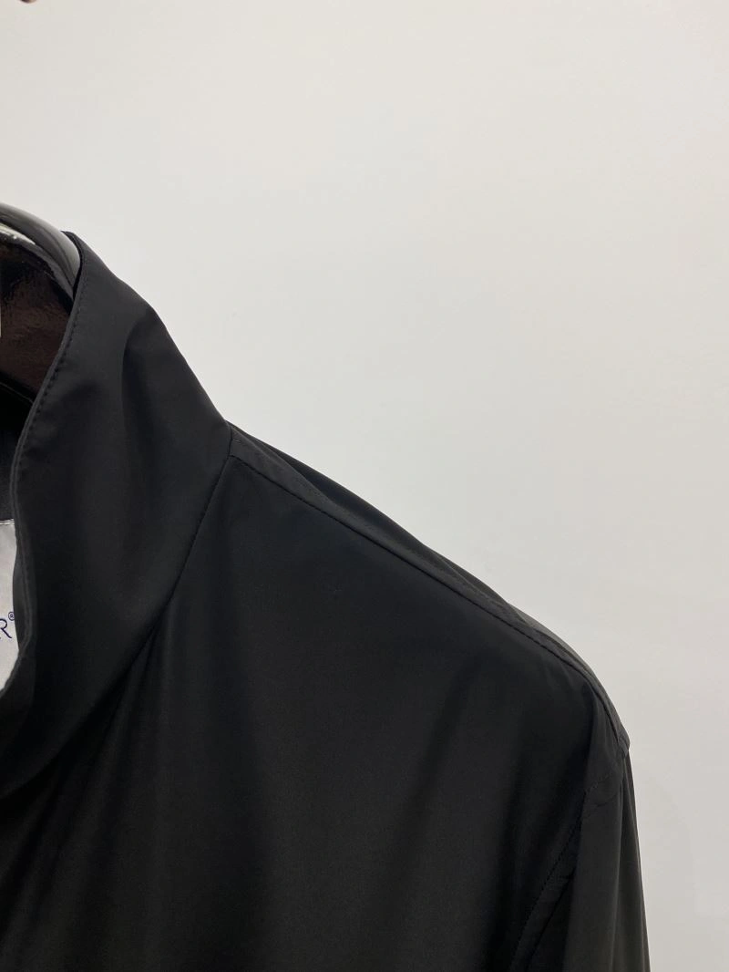 Moncler Outwear Trendsetting 143471