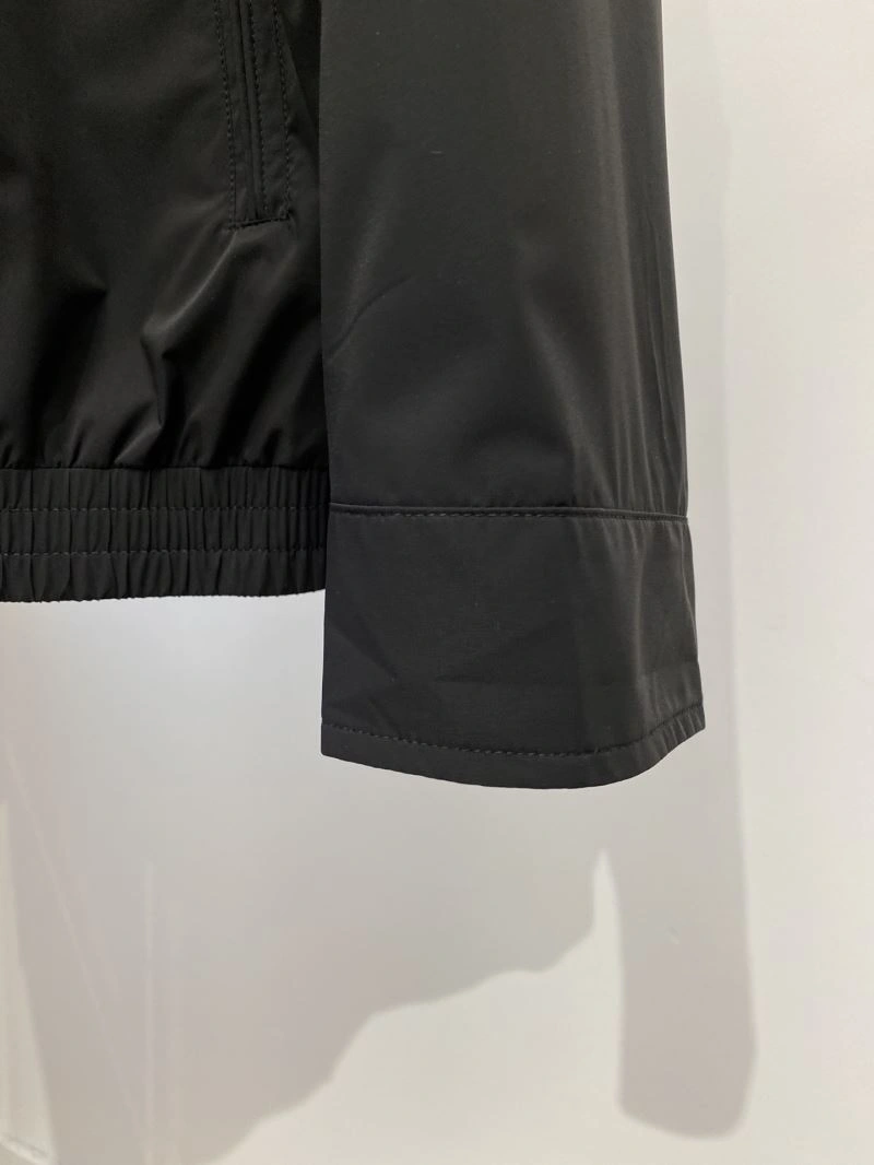 Moncler Outwear Trendsetting 143471