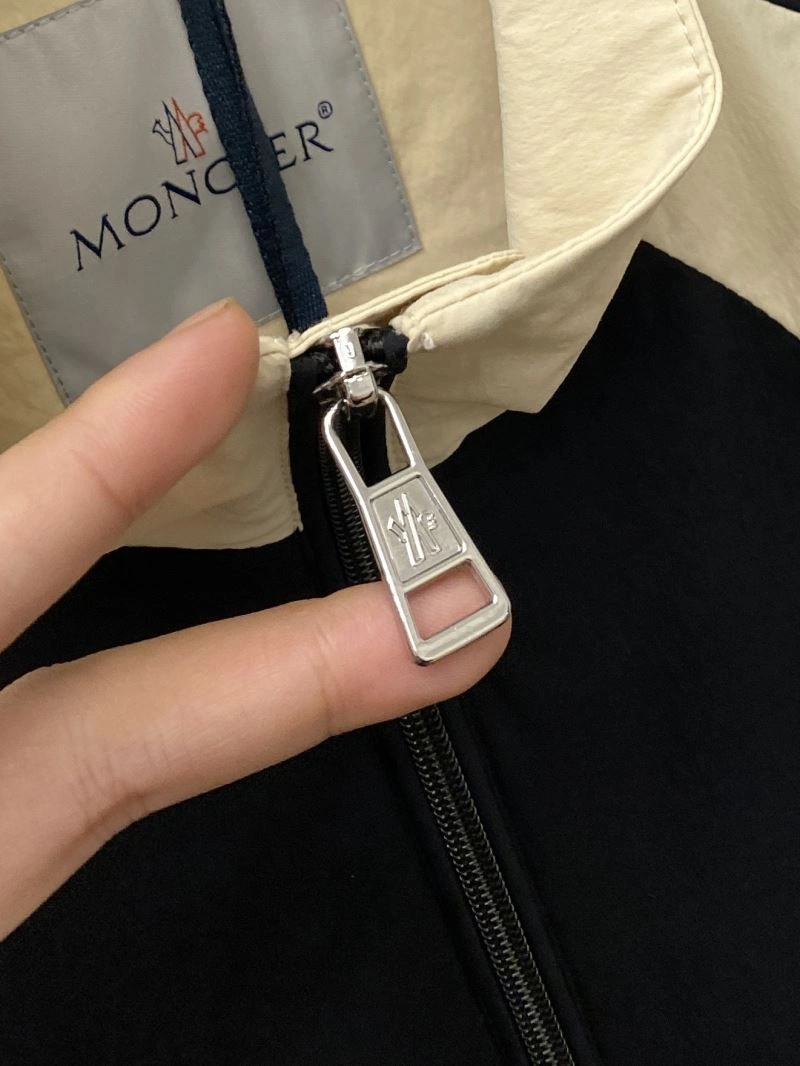 Moncler Outwear EasyMatch 143449