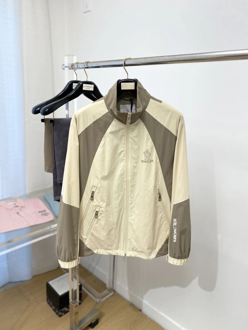 Moncler Outwear TechFriendly 143446
