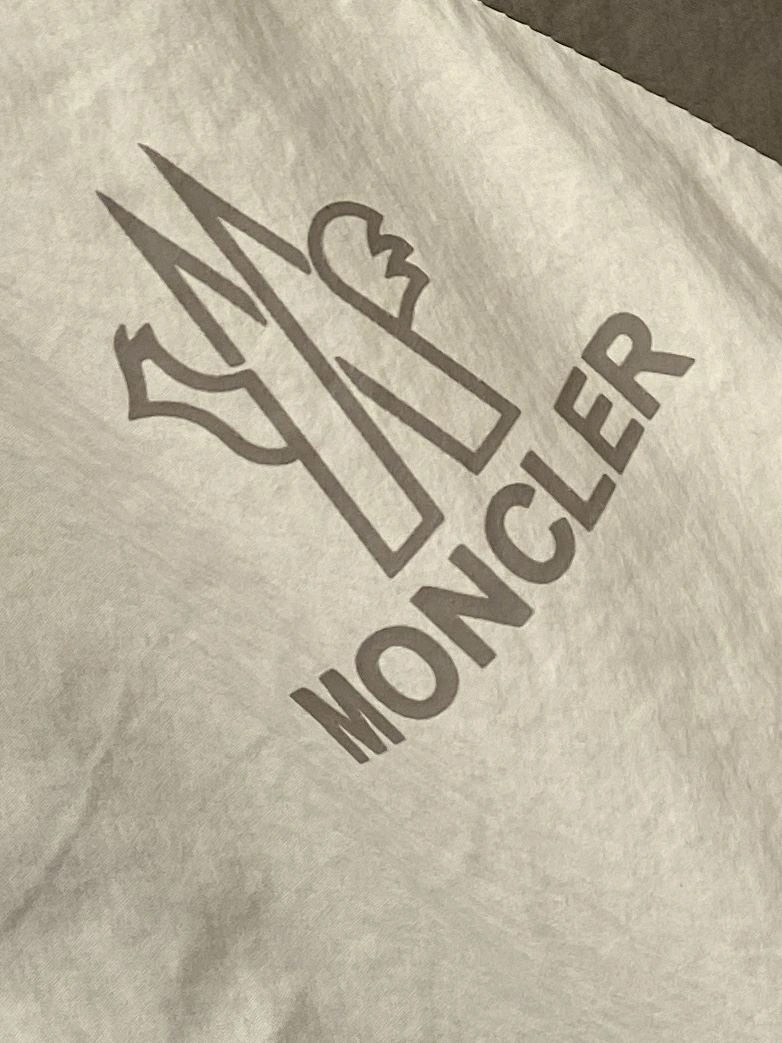 Moncler Outwear TechFriendly 143446