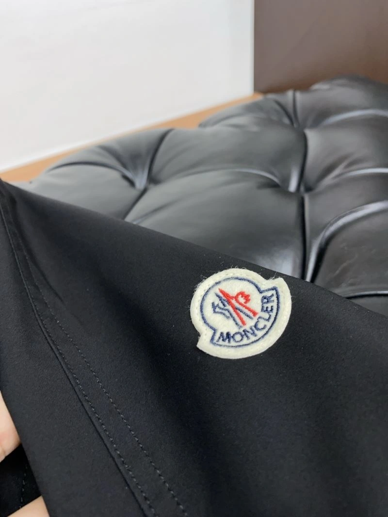 Compact Moncler Outwear 143447