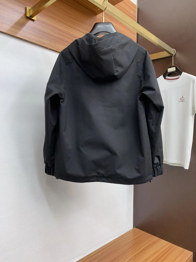 Compact Moncler Outwear 143447