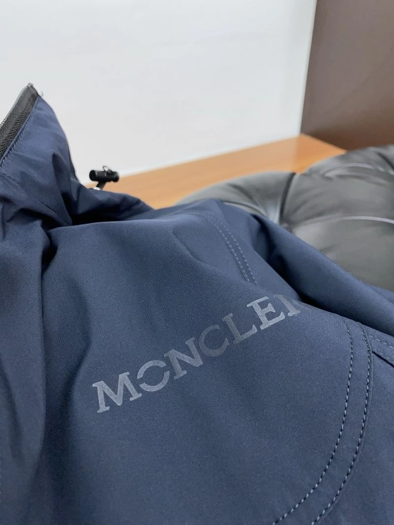 Moncler Outwear OnTrend 143445