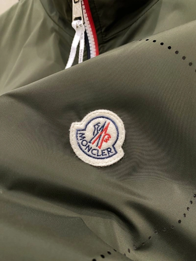 Moncler Outwear Breathable 143443