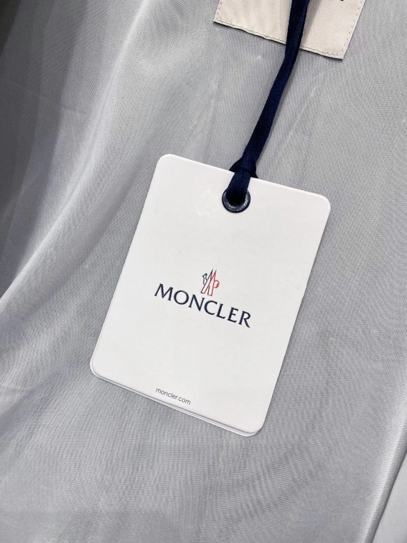Moncler Outwear Breathable 143443