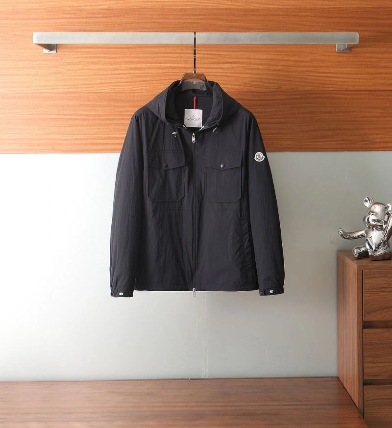 Soft Moncler Outwear 143439