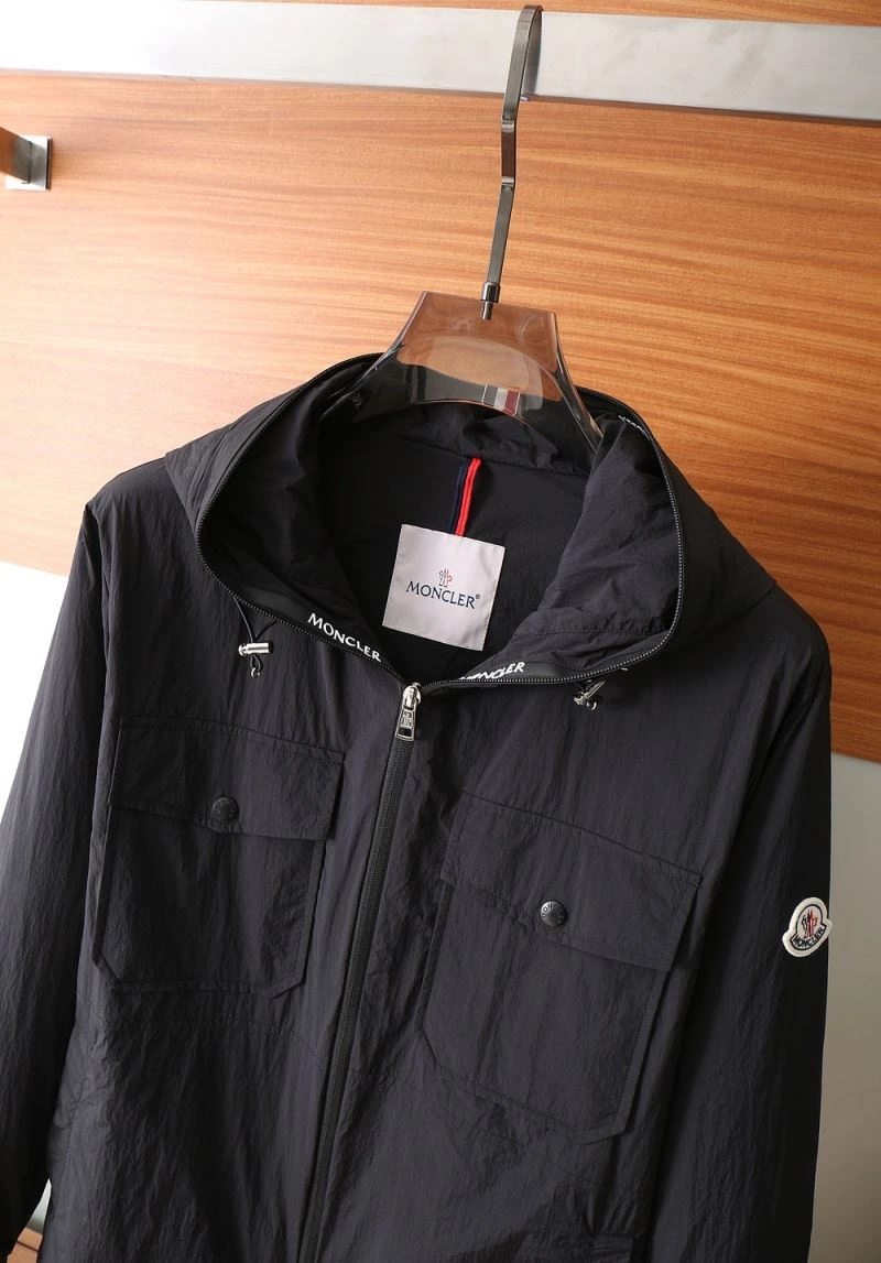 Soft Moncler Outwear 143439