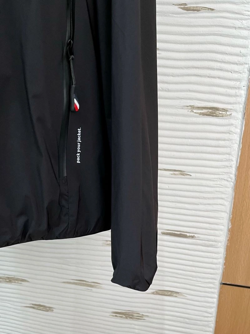 ComfortFit Moncler Outwear 143440