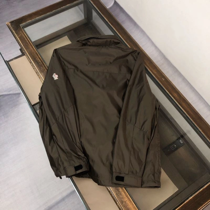 Moncler Outwear Breathable 143437