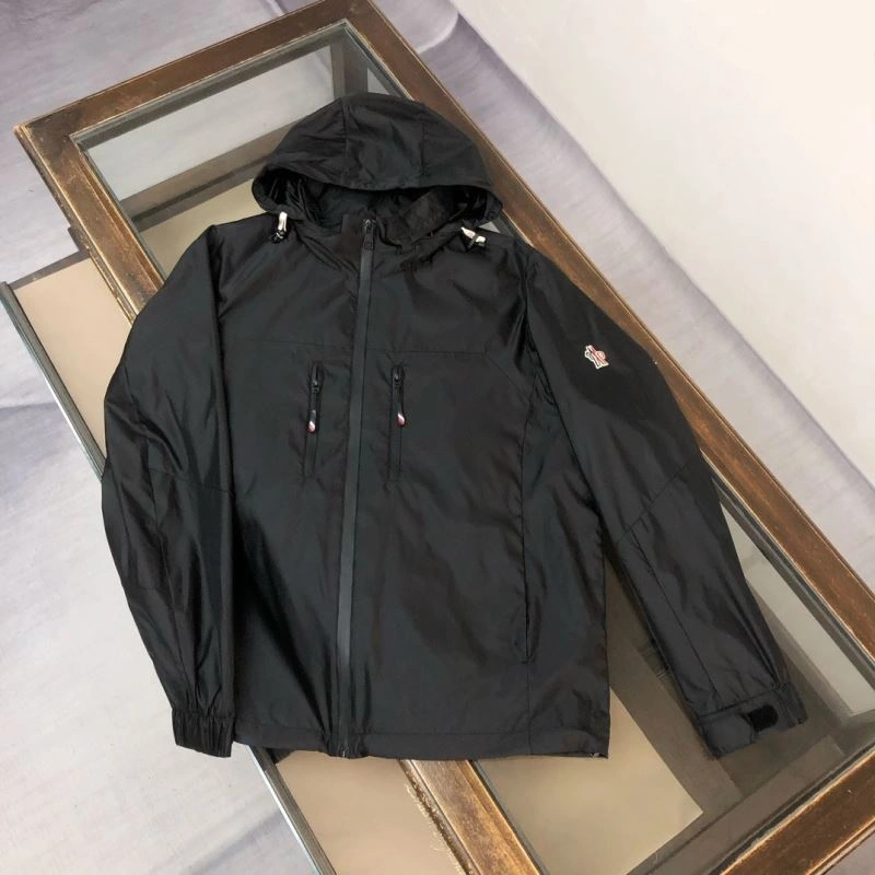 Moncler Outwear Effortless 143438