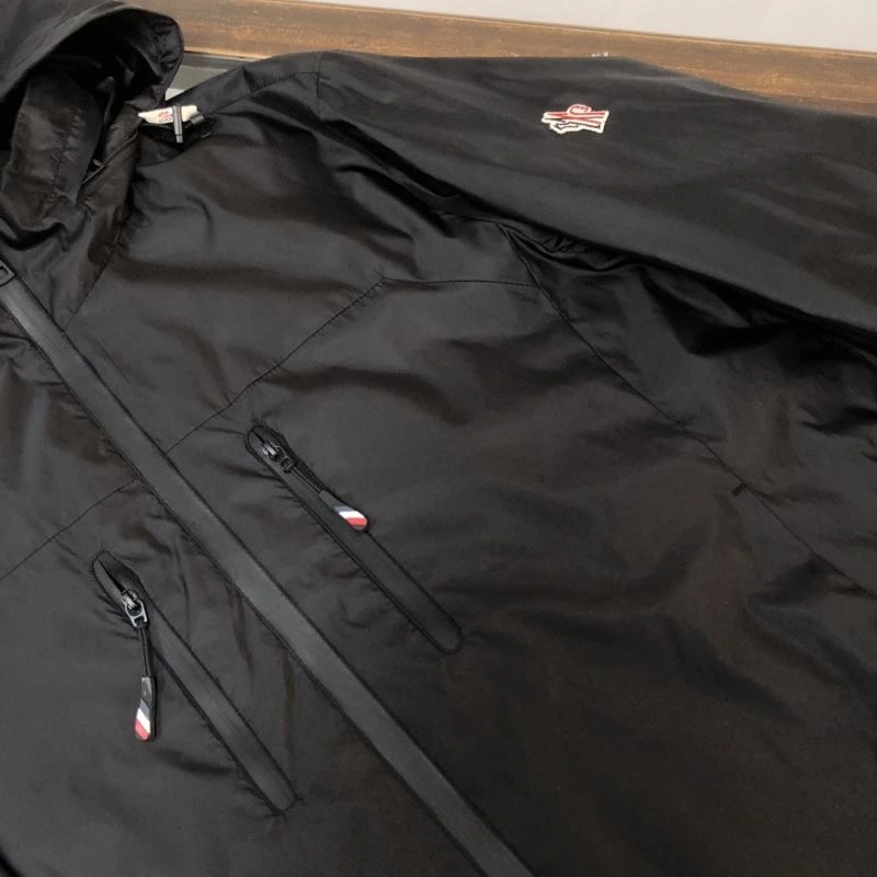 Moncler Outwear Effortless 143438
