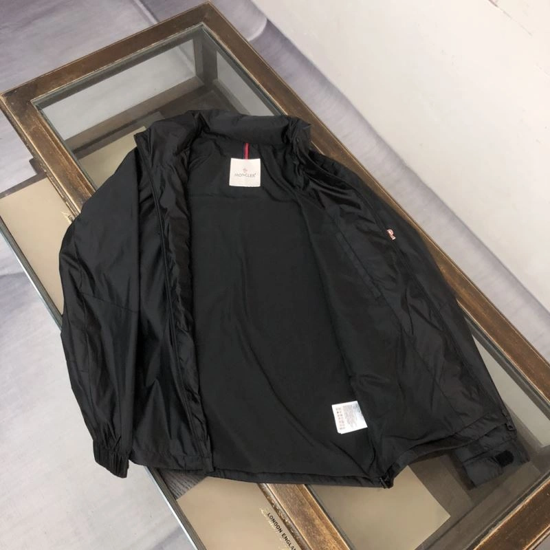 Moncler Outwear Effortless 143438