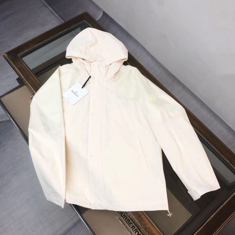 Moncler Outwear Trendsetting 143430
