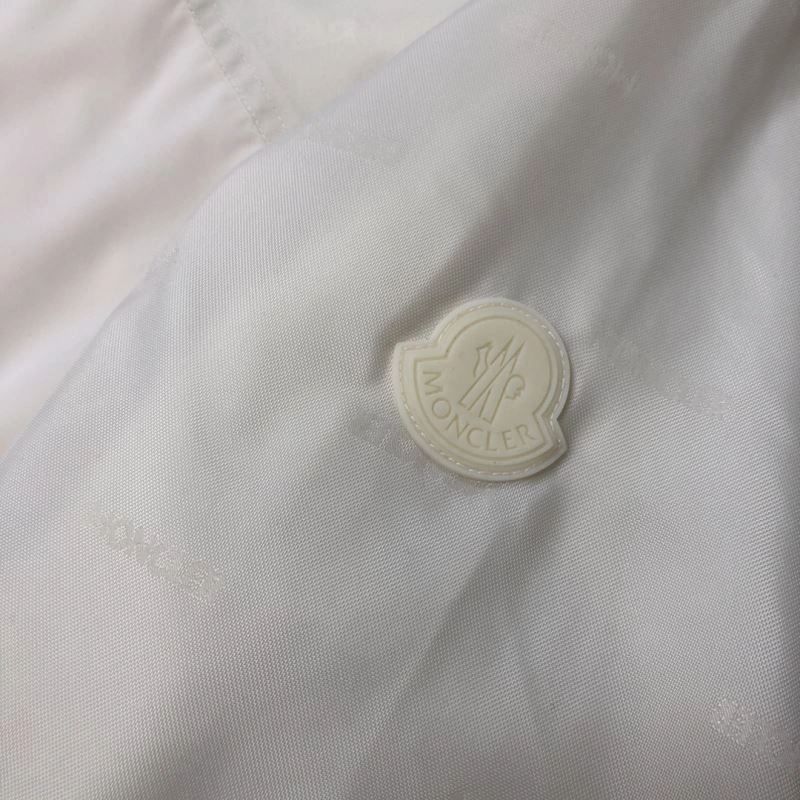 Moncler Outwear Trendsetting 143430