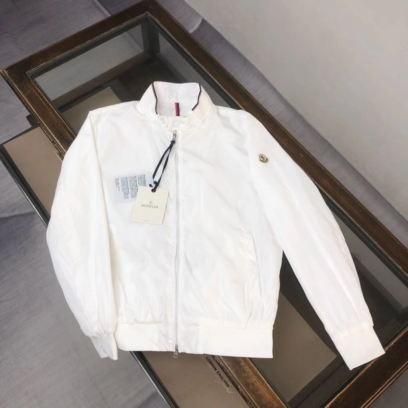 Moncler Outwear ZipUp 143407