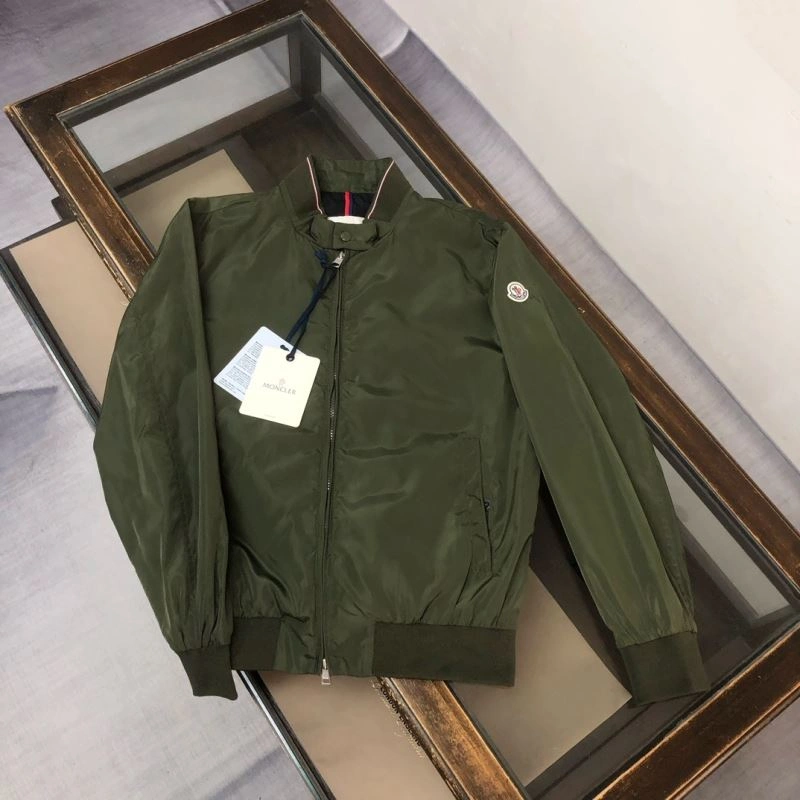 Resilient Moncler Outwear 143418