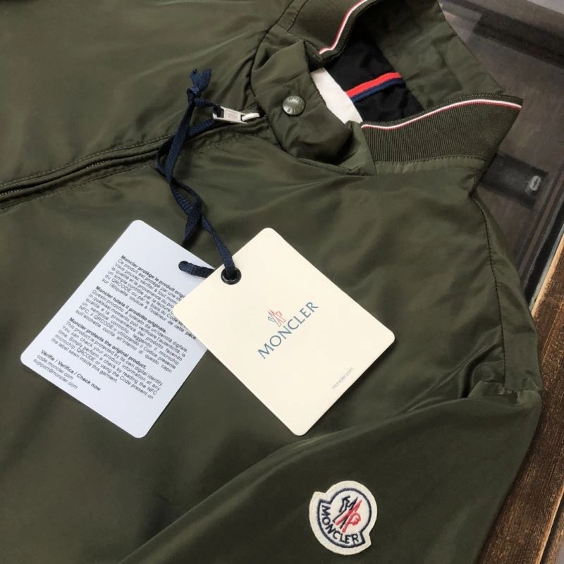 Resilient Moncler Outwear 143418