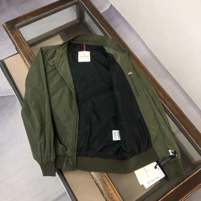 Resilient Moncler Outwear 143418