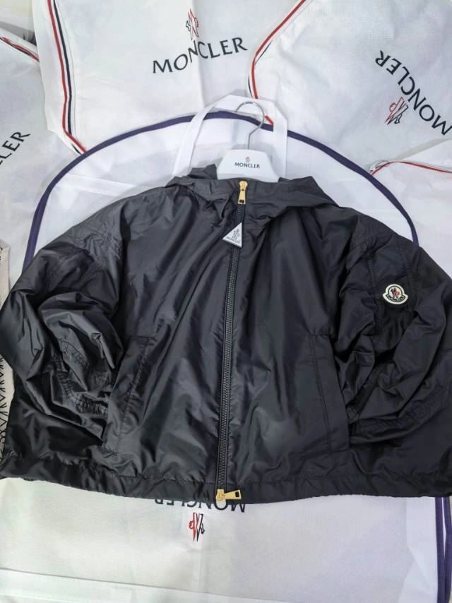 Moncler Outwear Modern 143412