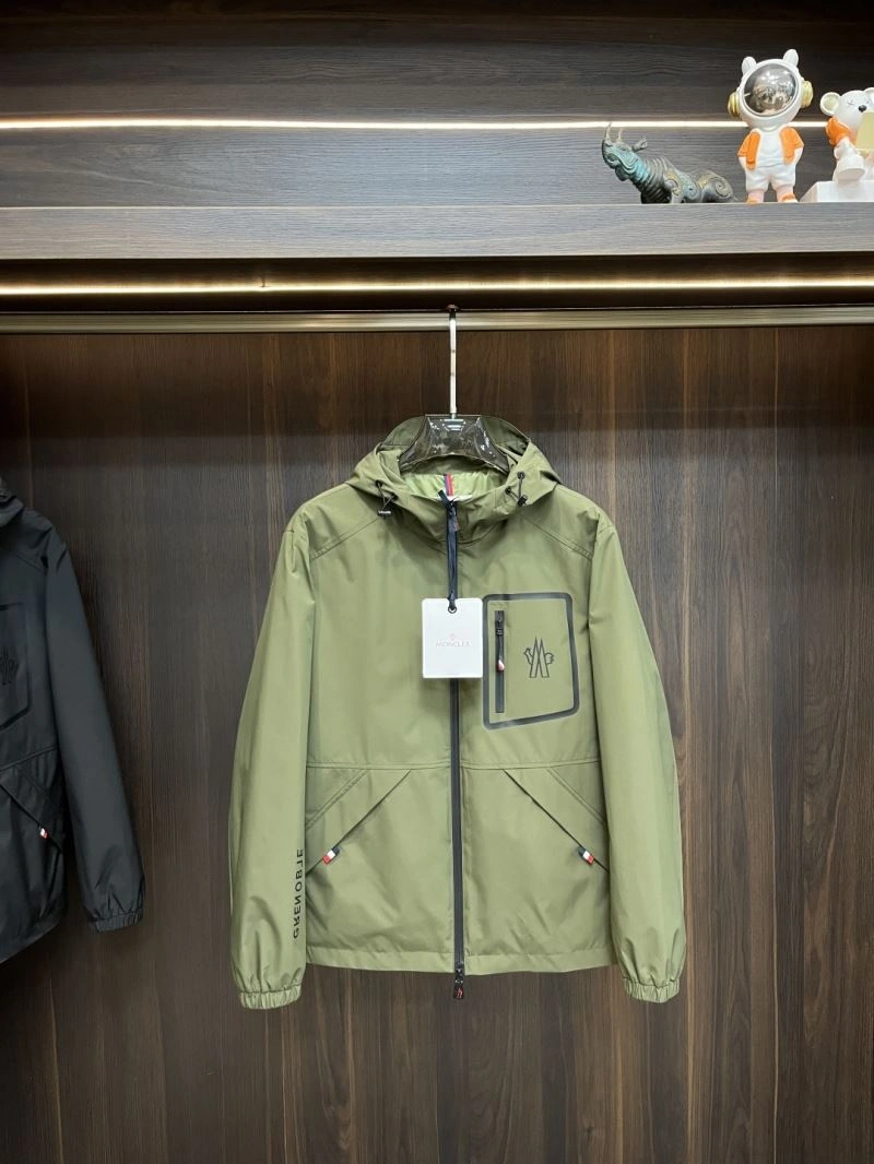 Flexible Moncler Outwear 143432