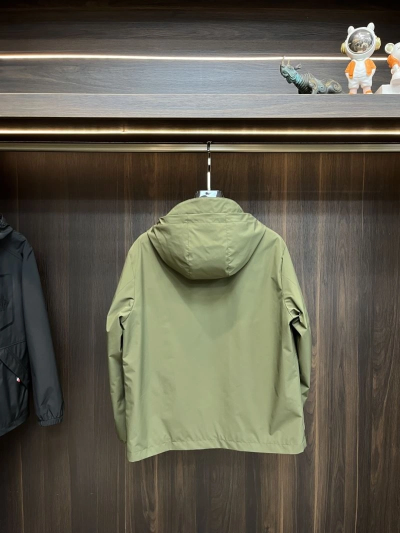 Flexible Moncler Outwear 143432