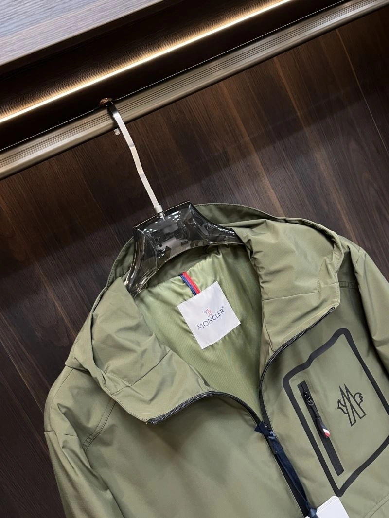 Flexible Moncler Outwear 143432